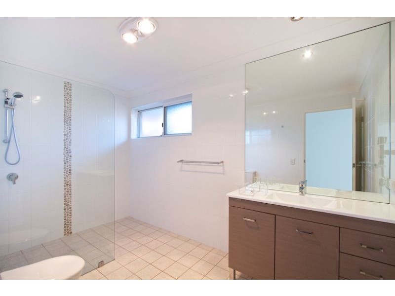 11 Hibiscus Parade, Banora Point NSW 2486