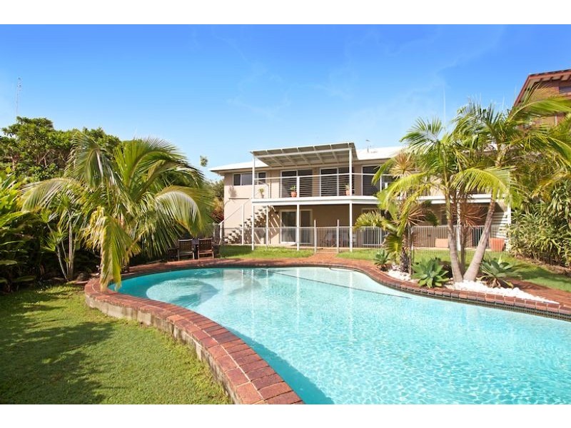 11 Hibiscus Parade, Banora Point NSW 2486