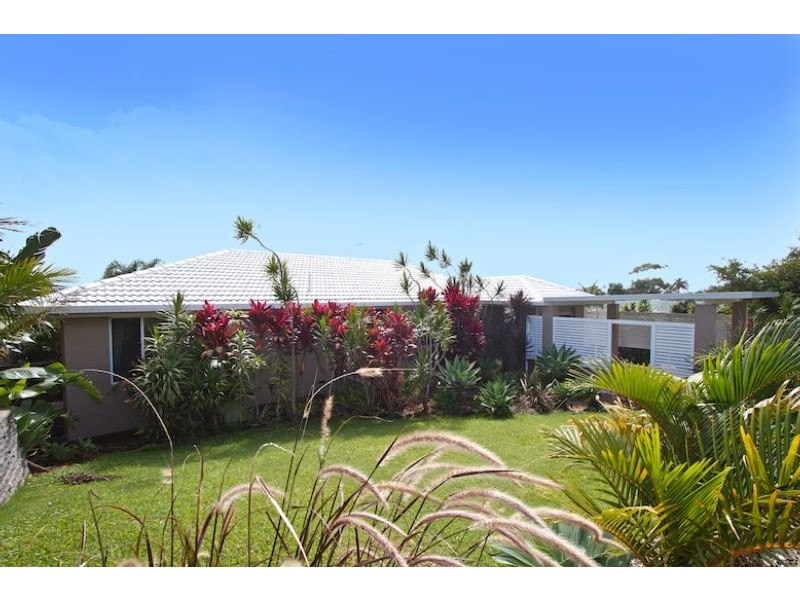 11 Hibiscus Parade, Banora Point NSW 2486