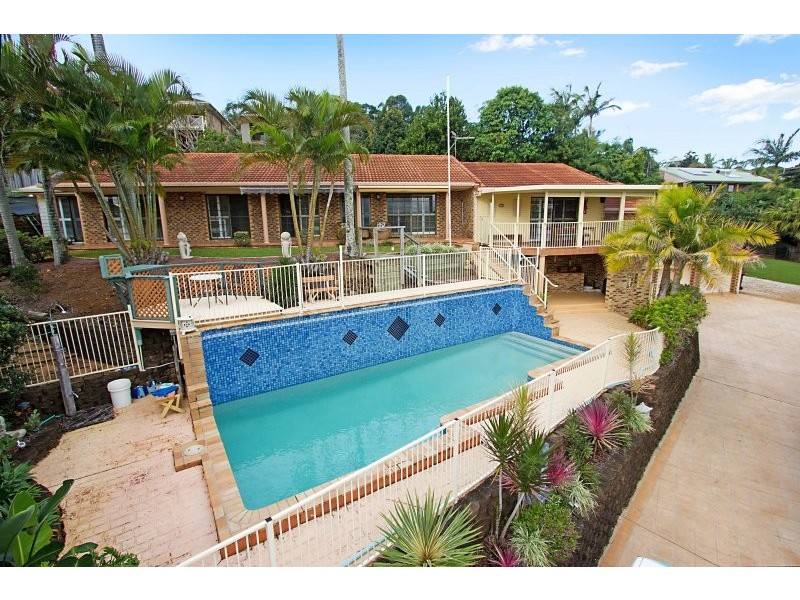 4 Castlecrag Avenue, Banora Point NSW 2486