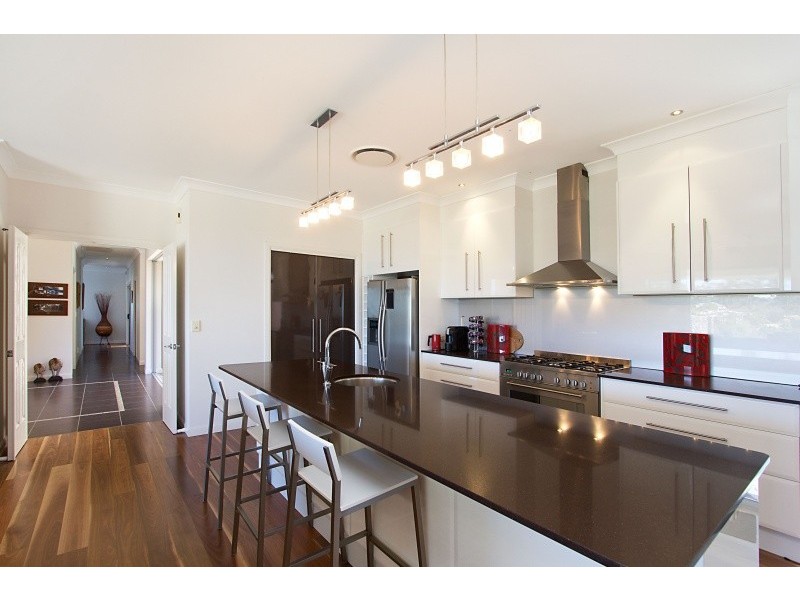 8 Lita Court, Tallebudgera QLD 4228