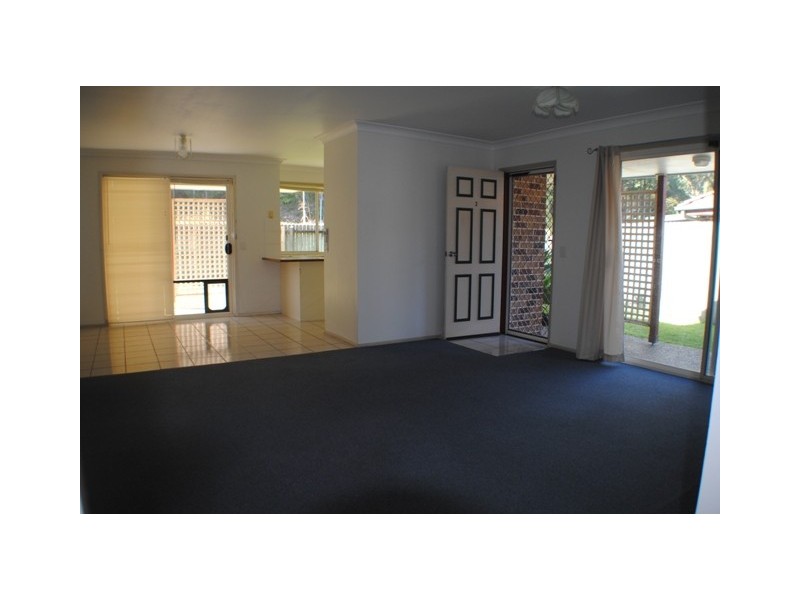 2/5 Cabernet Court, Banora Point NSW 2486
