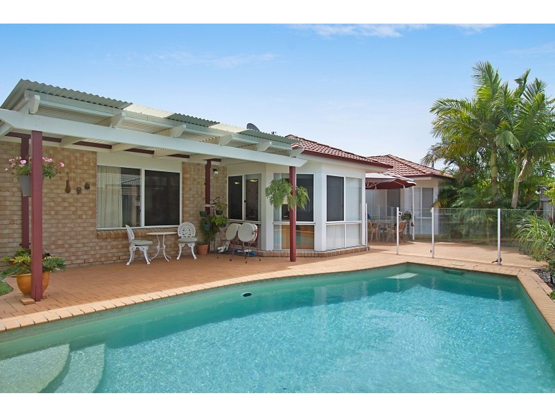 11 Brighton Street, Banora Point NSW 2486