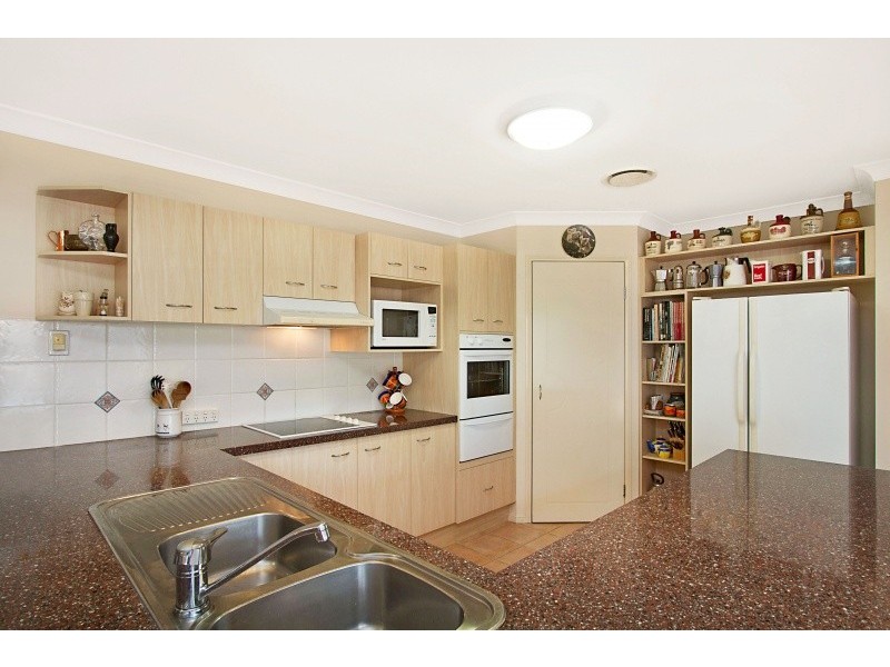 11 Brighton Street, Banora Point NSW 2486