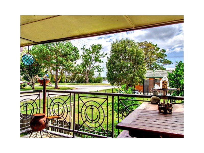 2 Floral Ave, Tweed Heads South NSW 2486