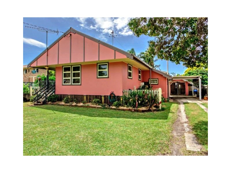 2 Floral Ave, Tweed Heads South NSW 2486