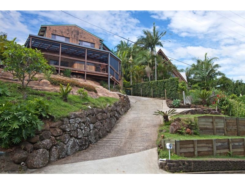 8 Broadwater Esplanade, Bilambil Heights NSW 2486