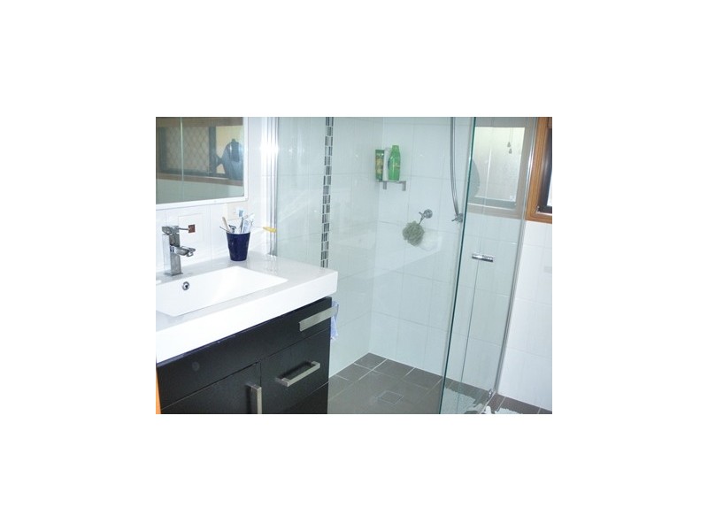 3 Clonakilty Close, Banora Point NSW 2486