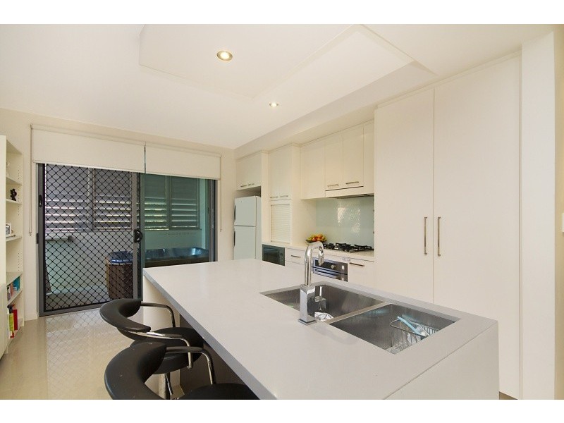 7/9 South Street ‘South Beach Apartments’, Kirra QLD 4225