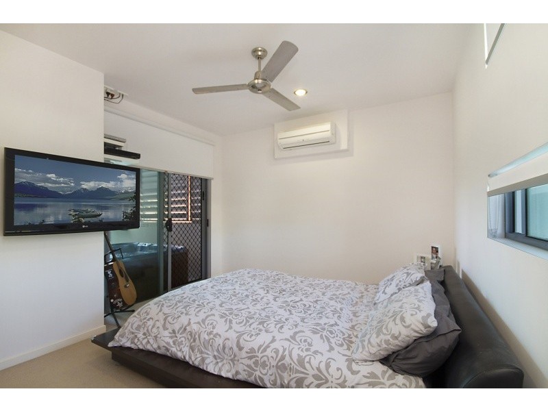 7/9 South Street ‘South Beach Apartments’, Kirra QLD 4225