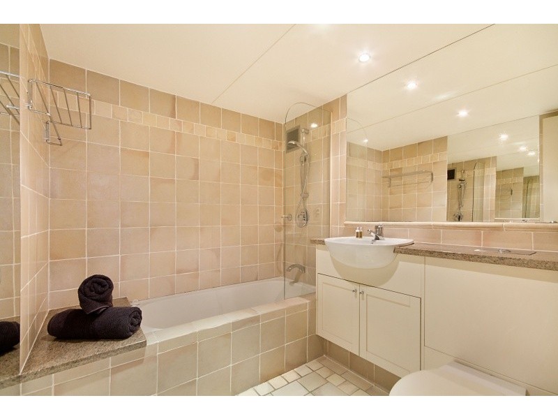 31/32 Riverview Parade, Surfers Paradise QLD 4217