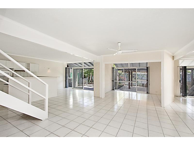 62 Messines Crescent, Miami QLD 4220