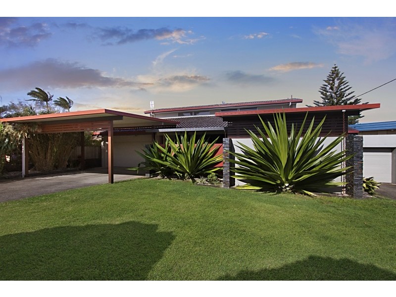 42 Pacific Drive, Banora Point NSW 2486