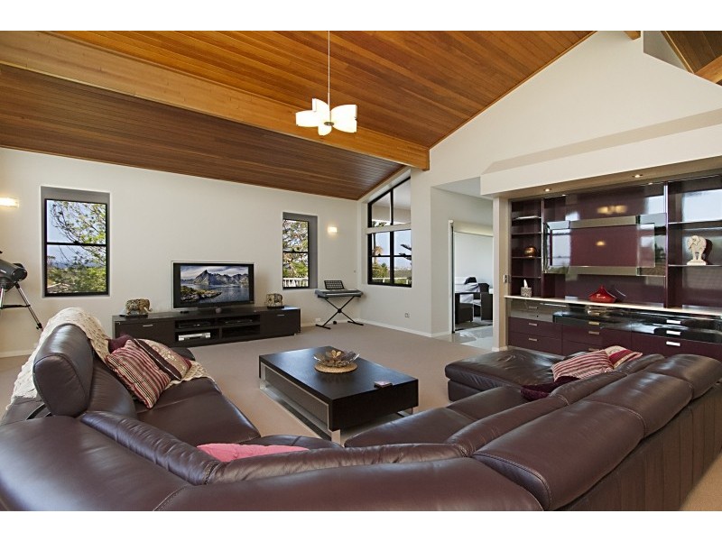 42 Pacific Drive, Banora Point NSW 2486