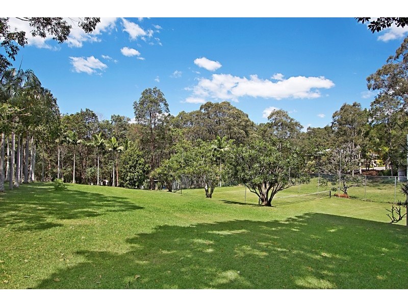 24 Westminster Boulevarde, Elanora QLD 4221