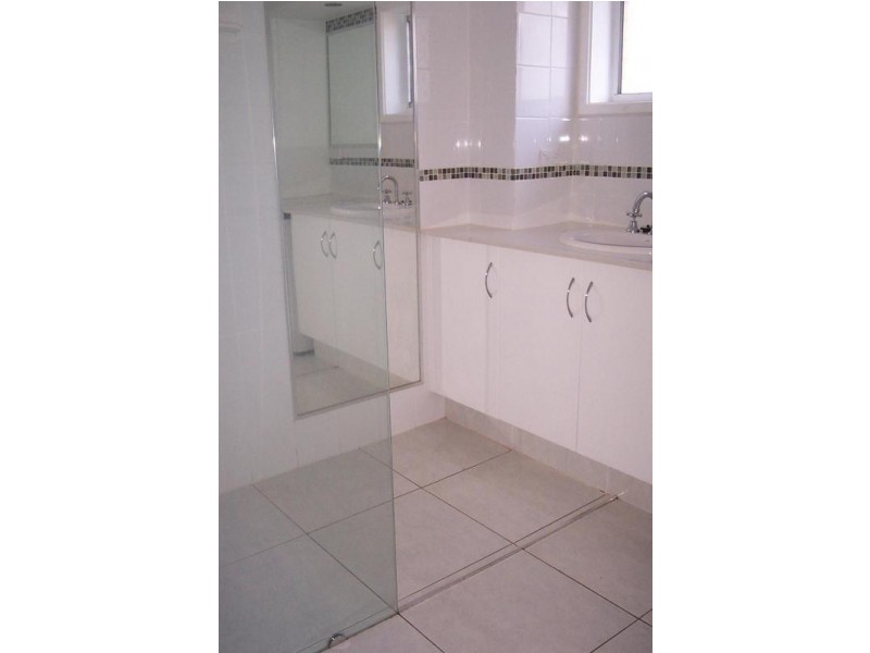 4/5 Douglas Street, Kirra QLD 4225