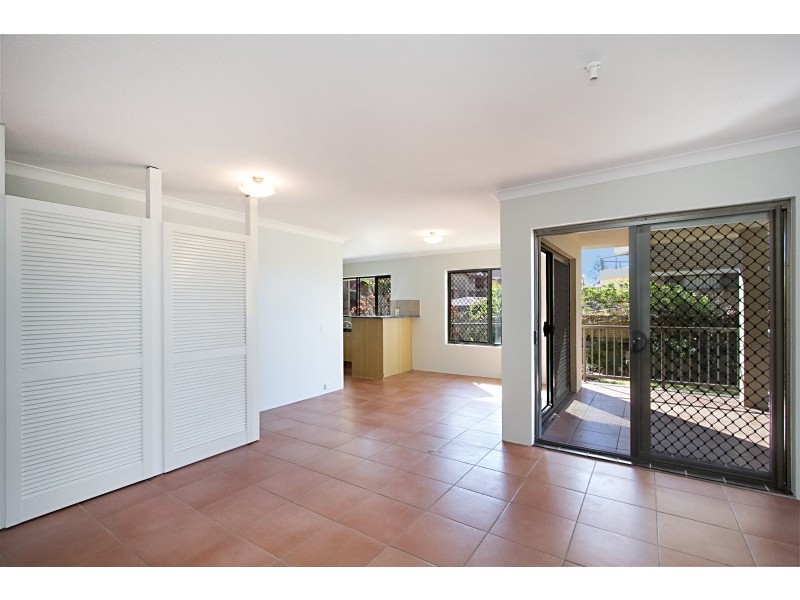 2/234 Pacific Parade ‘Bilinga Gardens’, Bilinga QLD 4225