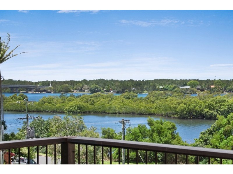 2/65 Bimbadeen Avenue, Banora Point NSW 2486