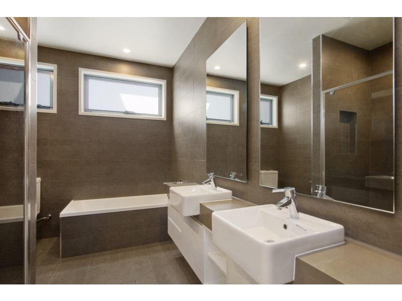 2/25 San Michele Street, Tugun QLD 4224