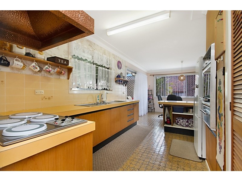 13 Pioneer Parade, Banora Point NSW 2486