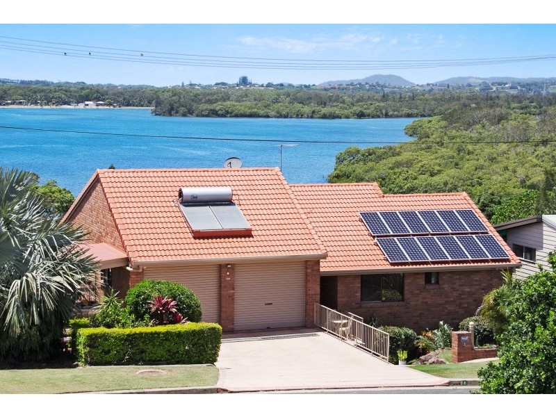 2 Uniacke Drive, Banora Point NSW 2486