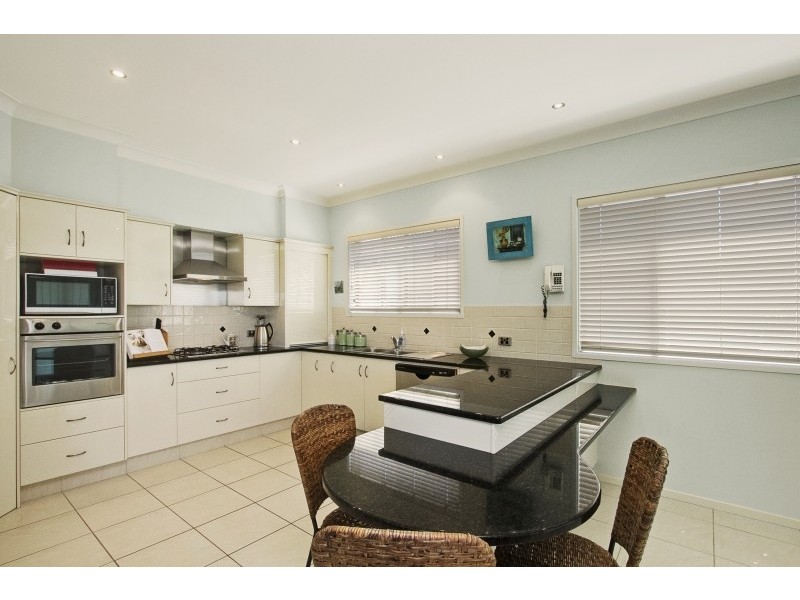 2 Uniacke Drive, Banora Point NSW 2486