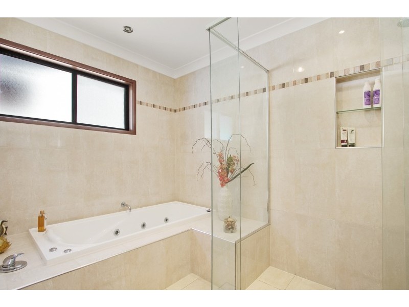 2 Uniacke Drive, Banora Point NSW 2486