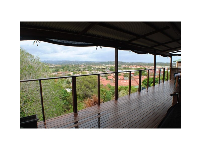 15 St Andrews Way, Banora Point NSW 2486