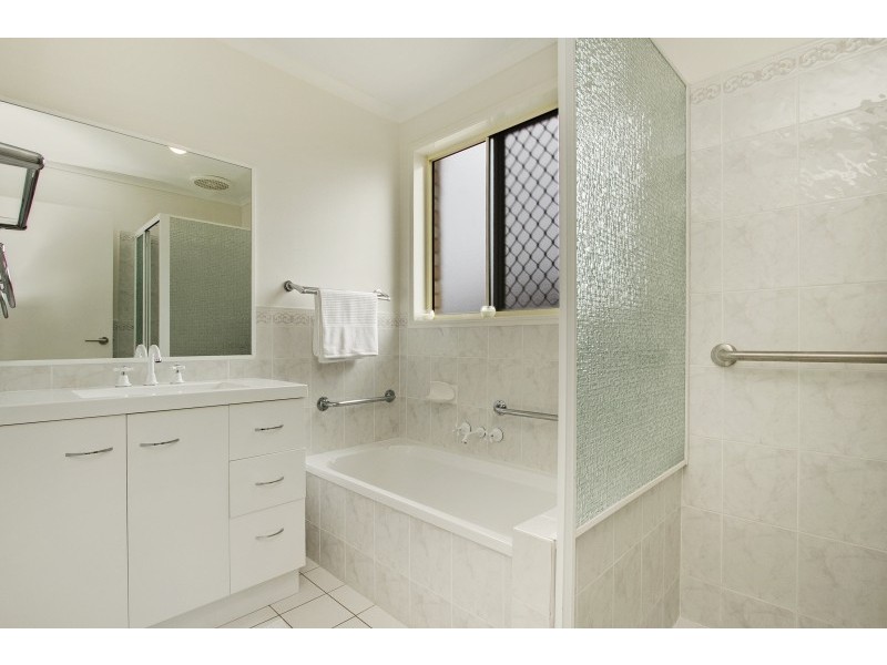 1/6 Cromer Court, Banora Point NSW 2486