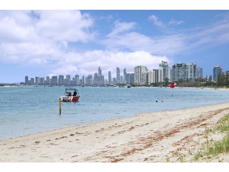 1A/522 Marine Parade, Biggera Waters QLD 4216