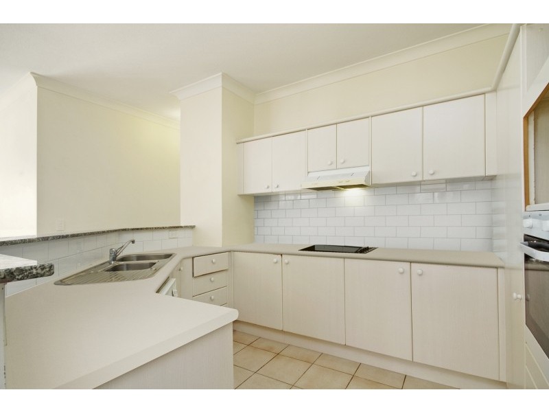 1A/522 Marine Parade, Biggera Waters QLD 4216