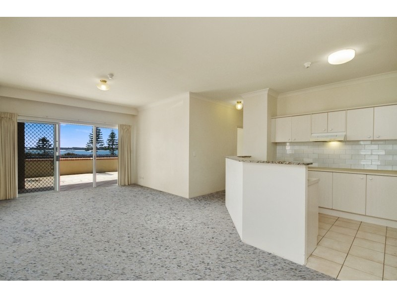 1A/522 Marine Parade, Biggera Waters QLD 4216