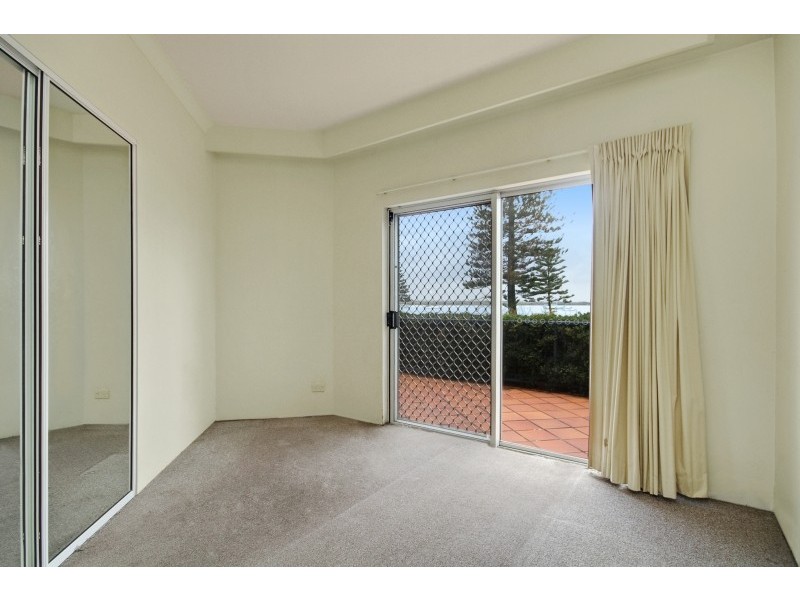 1A/522 Marine Parade, Biggera Waters QLD 4216