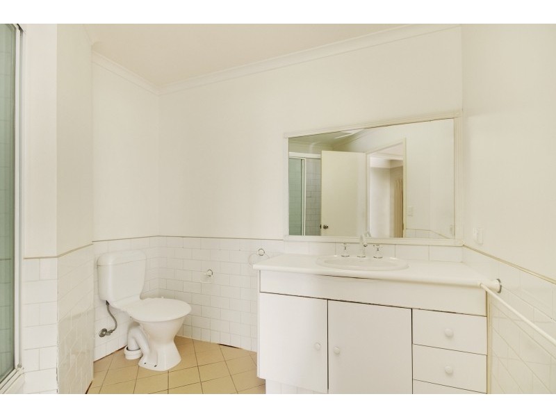 1A/522 Marine Parade, Biggera Waters QLD 4216