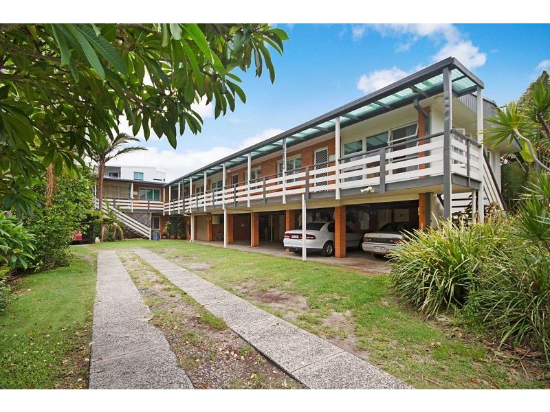 2/4 Johnston Street, Bilinga QLD 4225