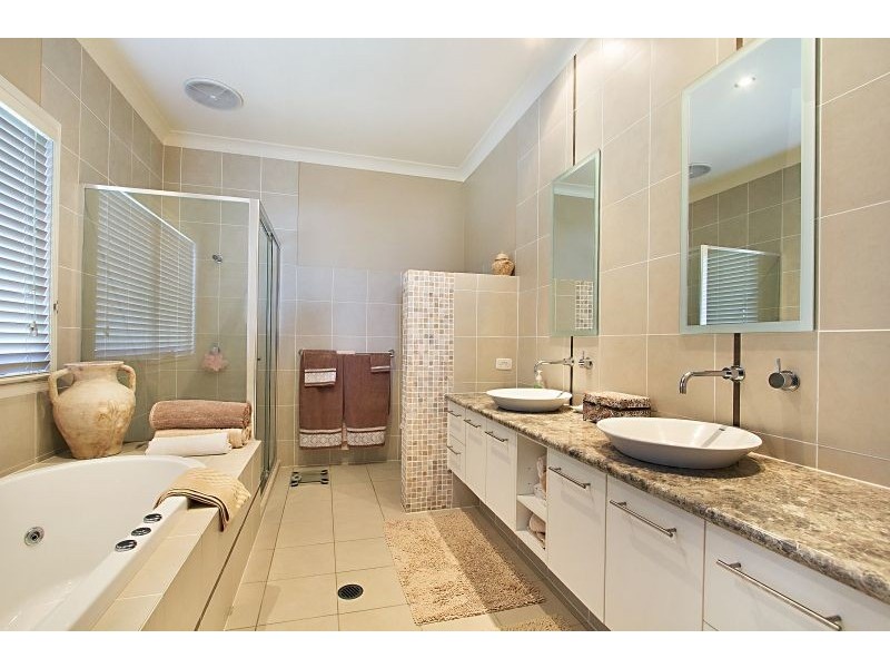 2/195 Golden Four Drive, Bilinga QLD 4225