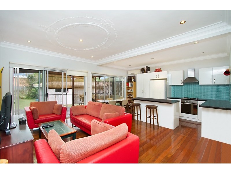 18 Coyne Street, Kirra QLD 4225