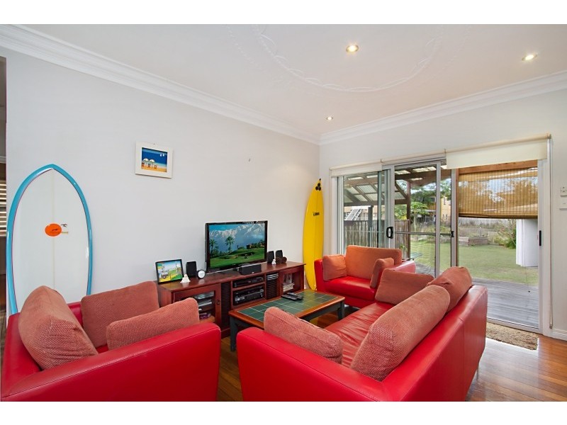 18 Coyne Street, Kirra QLD 4225