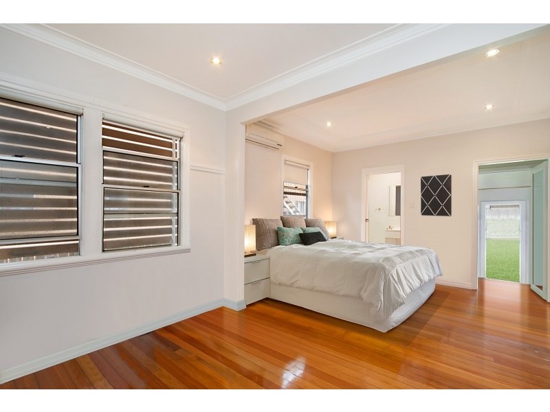 18 Coyne Street, Kirra QLD 4225