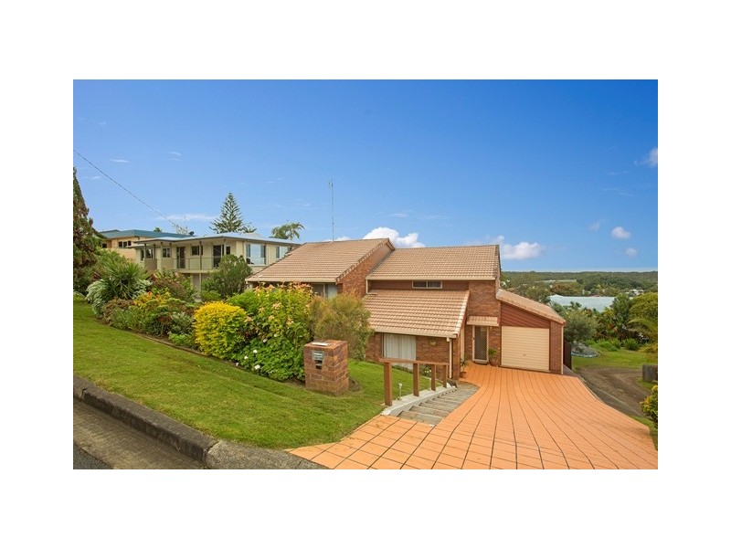 36 Pacific Drive, Banora Point NSW 2486