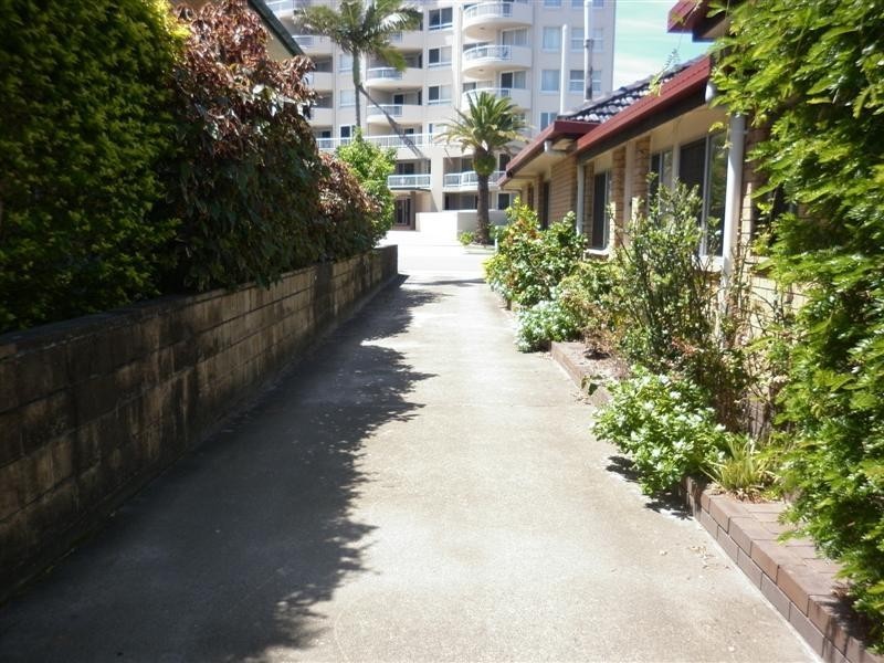 1/7 Douglas Street, Kirra QLD 4225