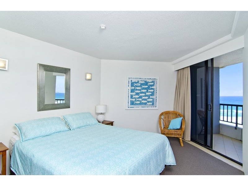 J8/828 Pacific Parade, Currumbin QLD 4223