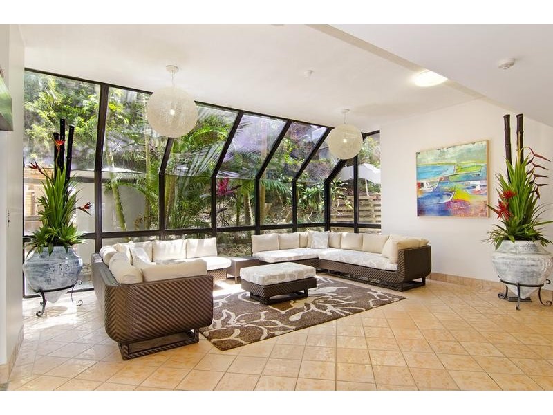 J8/828 Pacific Parade, Currumbin QLD 4223