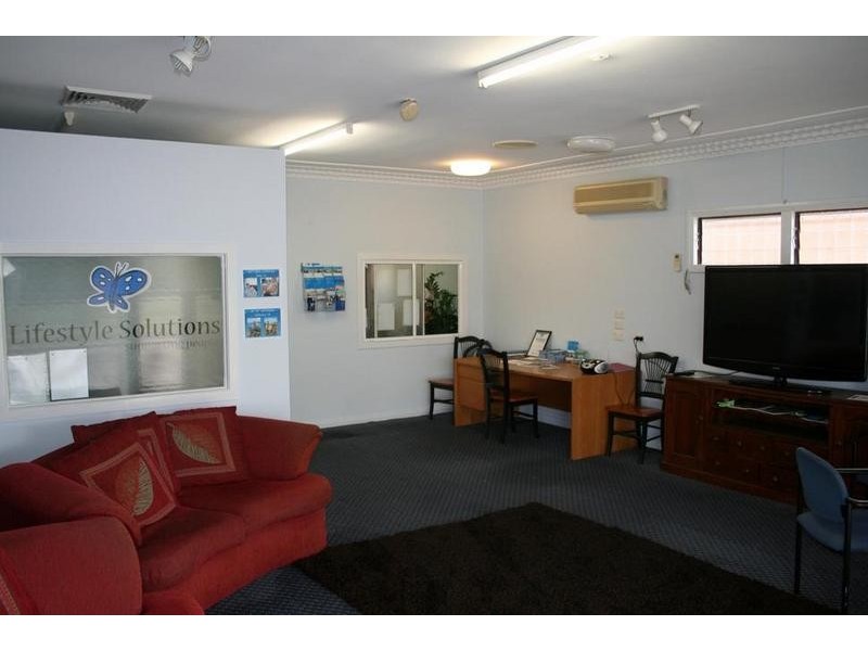 27 Minjungbal Drive, Tweed Heads South NSW 2486