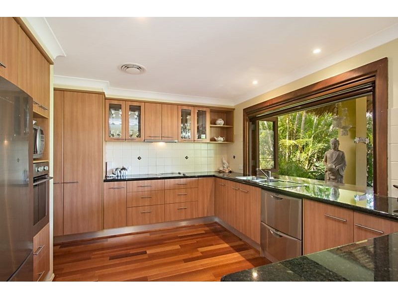 2 Evergreen Drive, Elanora QLD 4221