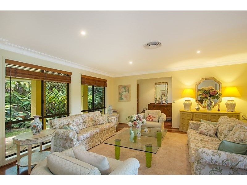 2 Evergreen Drive, Elanora QLD 4221