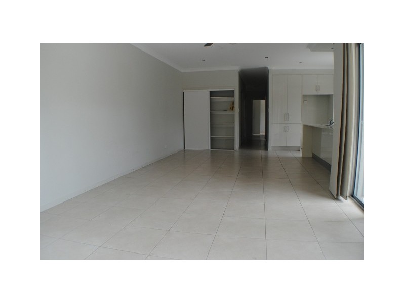 6/3 Carmichael Close, Coolangatta QLD 4225