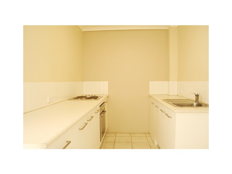 8/28 Miles Street – WHITE CAPS, Kirra QLD 4225