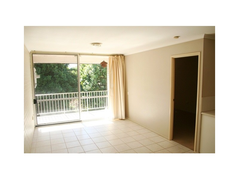 8/28 Miles Street – WHITE CAPS, Kirra QLD 4225