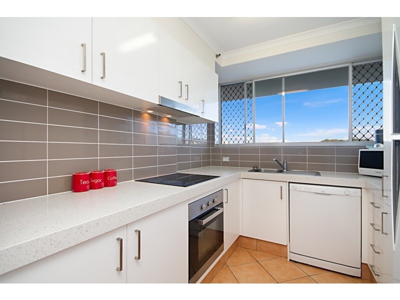 5/70 Marine Parade ‘Ocean Plaza’, Coolangatta QLD 4225